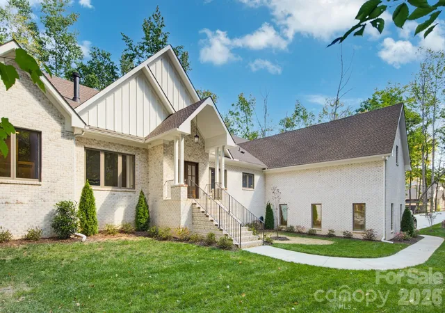 Photo 3 of Single family home for sale at 2507 Forest Lawn Dr, Matthews, NC 28104 | MLS# 4429728 | Listing updated on 2026-10-05