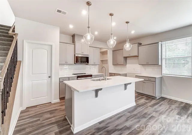 Photo 2 of Townhouse for sale at 5225 Wyes Oak Ln, Charlotte, NC 28269 | MLS# 4429742 | Listing updated on 2026-09-30