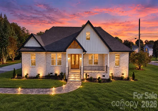 Photo 1 of Single family home for sale at 122 Manteo Rd, Lexington, NC 27295 | MLS# 4429744 | Listing updated on 2026-10-05