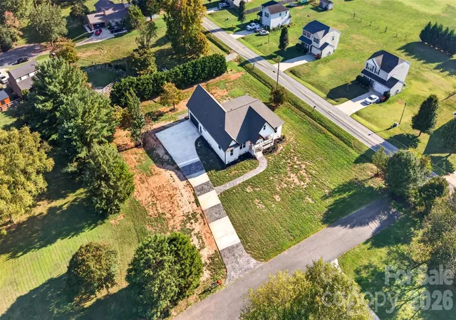 Photo 4 of Single family home for sale at 122 Manteo Rd, Lexington, NC 27295 | MLS# 4429744 | Listing updated on 2026-10-05
