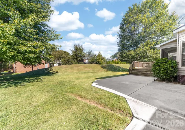 Photo 3 of Single family home for sale at 4014 Belle Meade Cir, Belmont, NC 28012 | MLS# 4429750 | Listing updated on 2026-10-07