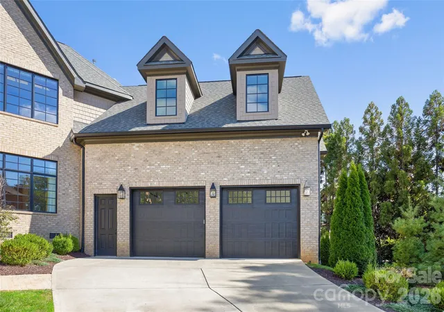 Photo 3 of Mansion for sale at 4047 Alexandra Aly Dr, Charlotte, NC 28210 | MLS# 4429754 | Listing updated on 2026-10-09