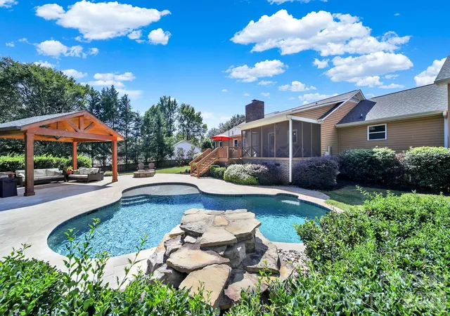 Single family home for sale at 900 Saddle Ridge Rd, Fort Mill, SC 29708 | MLS# 4429767