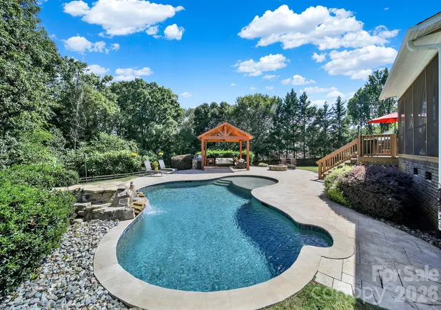 Photo 2 of Single family home for sale at 900 Saddle Ridge Rd, Fort Mill, SC 29708 | MLS# 4429767 | Listing updated on 2026-10-02