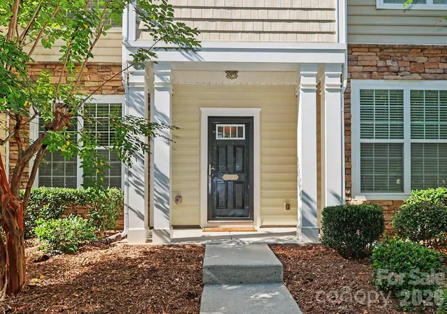 Photo 1 of Townhouse for sale at 3212 Kemptown Sq, Waxhaw, NC 28173 | MLS# 4429771 | Listing updated on 2026-10-08