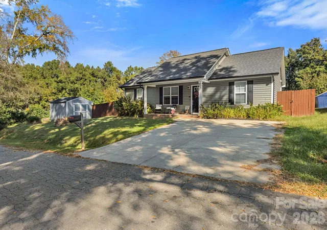 Photo 2 of Single family home for sale at 710 Ben Ave, Kannapolis, NC 28081 | MLS# 4429776 | Listing updated on 2026-10-10