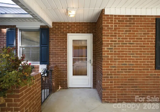 Photo 3 of Townhouse for sale at 19838 Oak Leaf Cir, Cornelius, NC 28031 | MLS# 4429778 | Listing updated on 2026-10-04