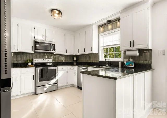 Photo 4 of Single family home for sale at 237 Scotts Crk Rd, Statesville, NC 28625 | MLS# 4429792 | Listing updated on 2026-10-05