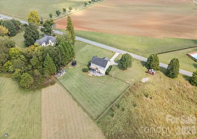 Photo 2 of Single family home for sale at 2241 Killian Rd, Lincolnton, NC 28092 | MLS# 4429796 | Listing updated on 2026-10-04