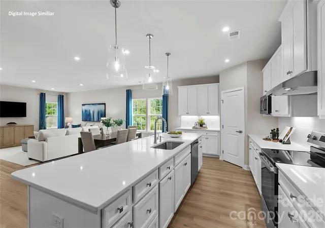 Photo 2 of Single family home for sale at 921 Heathway Dr, Charlotte, NC 28213 | MLS# 4429800 | Listing updated on 2026-10-21