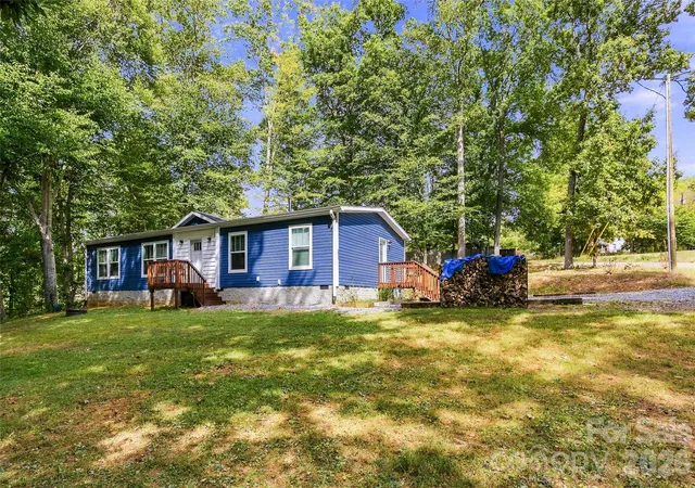 Photo 4 of Single family home for sale at 203 Beaverdam Loop Rd, Candler, NC 28715 | MLS# 4429811 | Listing updated on 2026-10-15