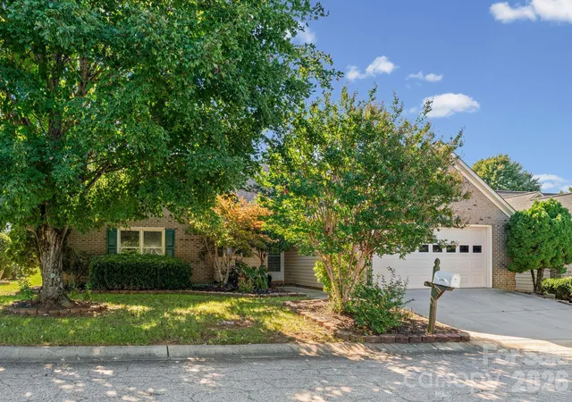 Photo 1 of Single family home for sale at 302 Hidden Crk Cir, Salisbury, NC 28147 | MLS# 4429824 | Listing updated on 2026-10-02