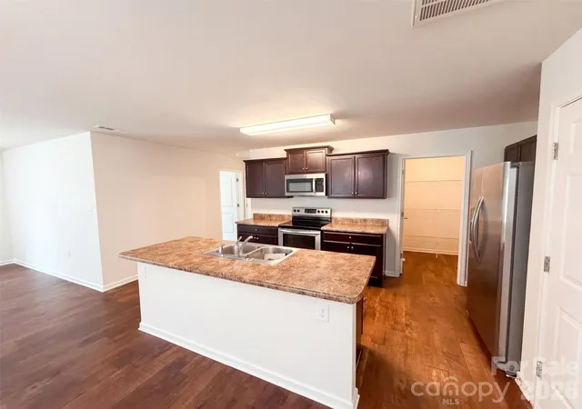 Photo 2 of Single family home for sale at 3980 Long Arrow Dr, Concord, NC 28025 | MLS# 4429827 | Listing updated on 2026-09-30
