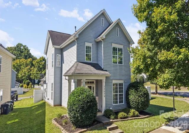 Photo 1 of Single family home for sale at 13639 Swinton Rd, Huntersville, NC 28078 | MLS# 4429831 | Listing updated on 2026-09-30