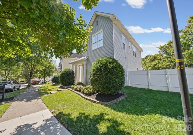 Photo 3 of Single family home for sale at 13639 Swinton Rd, Huntersville, NC 28078 | MLS# 4429831 | Listing updated on 2026-09-30