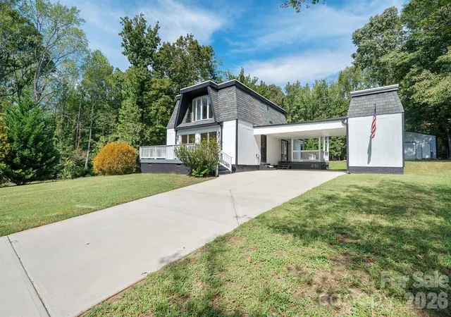 Photo 3 of Single family home for sale at 10111 Withers Rd, Charlotte, NC 28278 | MLS# 4429841 | Listing updated on 2026-10-01