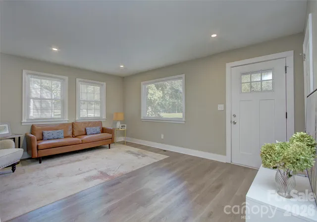 Photo 4 of Single family home for sale at 1226 Weldon Ave, Charlotte, NC 28205 | MLS# 4429843 | Listing updated on 2026-10-05