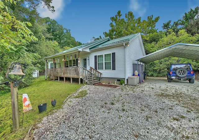 Photo 1 of Single family home for sale at 397 Reservoir Rd, Spruce Pine, NC 28777 | MLS# 4429844 | Listing updated on 2026-09-30