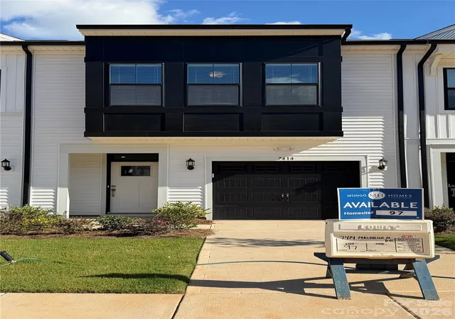 Townhouse for sale at 7414 Mashburn Dr, Charlotte, NC 28269 | MLS# 4429851