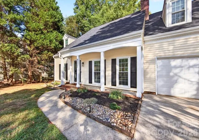 Photo 2 of Single family home for sale at 9121 Gamesford Dr, Charlotte, NC 28277 | MLS# 4429855 | Listing updated on 2026-10-01