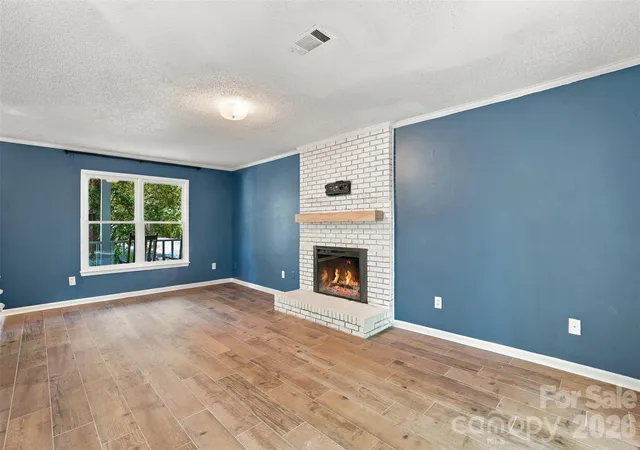 Photo 4 of Single family home for sale at 7632 Rawald Dr, Charlotte, NC 28212 | MLS# 4429859 | Listing updated on 2026-10-04