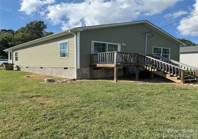 Photo 3 of Single family home for sale at 323 Martin St, Shelby, NC 28150 | MLS# 4429863 | Listing updated on 2026-10-03