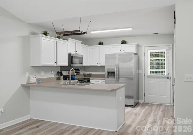 Photo 4 of Townhouse for sale at 545 Weavers Xing, Fort Mill, SC 29715 | MLS# 4429864 | Listing updated on 2026-09-30