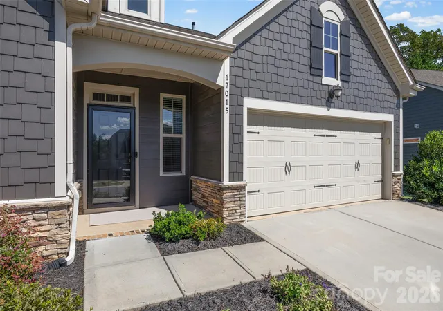 Photo 2 of Single family home for sale at 17015 Challory Glen Way, Charlotte, NC 28278 | MLS# 4429869 | Listing updated on 2026-10-06