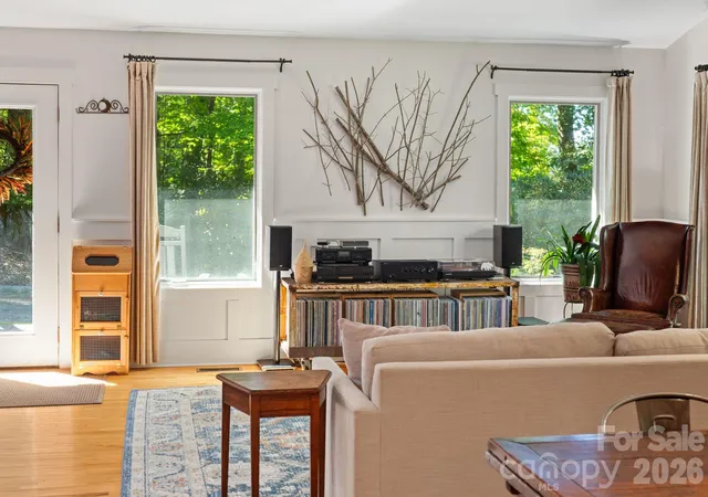 Photo 3 of Single family home for sale at 179 Woodlyn Etch Dr, Hendersonville, NC 28792 | MLS# 4429888 | Listing updated on 2026-10-03