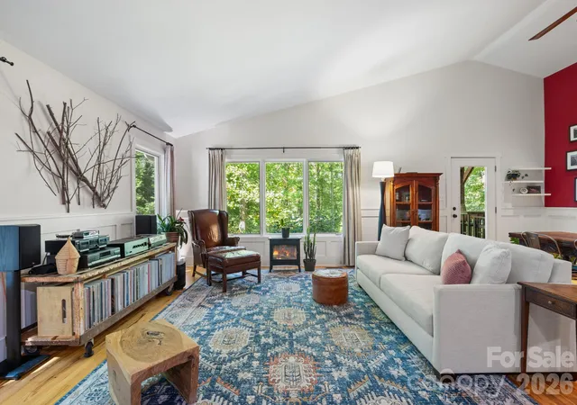 Photo 4 of Single family home for sale at 179 Woodlyn Etch Dr, Hendersonville, NC 28792 | MLS# 4429888 | Listing updated on 2026-10-03
