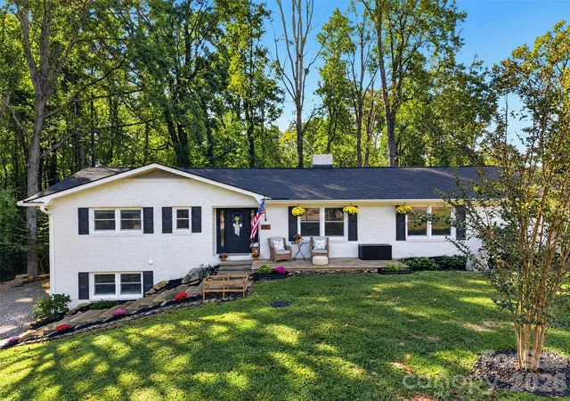 Photo 1 of Single family home for sale at 200 Whispering Hills Dr, Hendersonville, NC 28792 | MLS# 4429905 | Listing updated on 2026-10-14