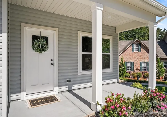 Photo 3 of Single family home for sale at 2100 Congress Ct, Kannapolis, NC 28083 | MLS# 4429907 | Listing updated on 2026-10-01