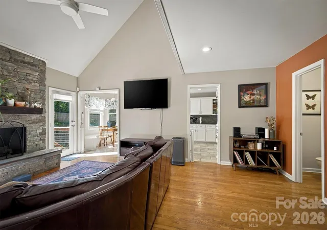Photo 4 of Single family home for sale at 2759 Country Meadows Ln, Valdese, NC 28690 | MLS# 4429912 | Listing updated on 2026-10-22