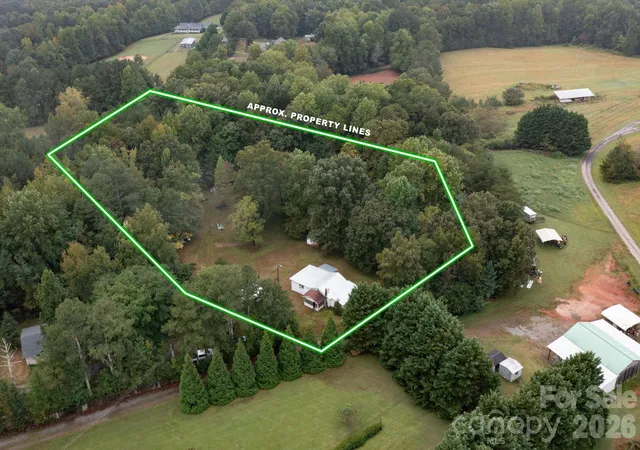 Photo 3 of Single family home for sale at 6958 Nc Hwy 9, Columbus, NC 28722 | MLS# 4429914 | Listing updated on 2026-10-06
