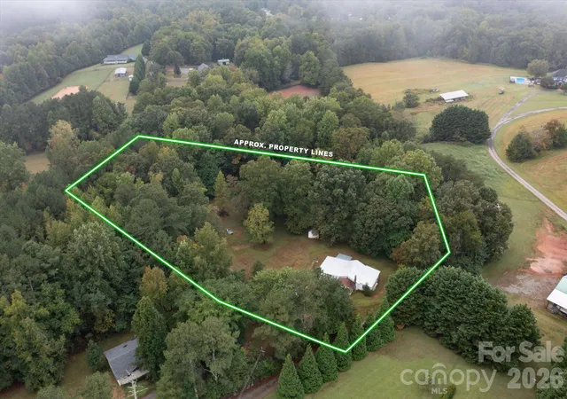 Photo 3 of Single family home for sale at 6958 Nc Hwy 9, Columbus, NC 28722 | MLS# 4429914 | Listing updated on 2026-10-06