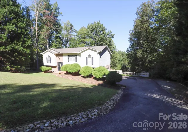 Photo 2 of Single family home for sale at 1896 Timber Tr, Morganton, NC 28655 | MLS# 4429929 | Listing updated on 2026-10-03