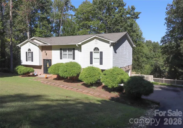 Photo 3 of Single family home for sale at 1896 Timber Tr, Morganton, NC 28655 | MLS# 4429929 | Listing updated on 2026-10-03