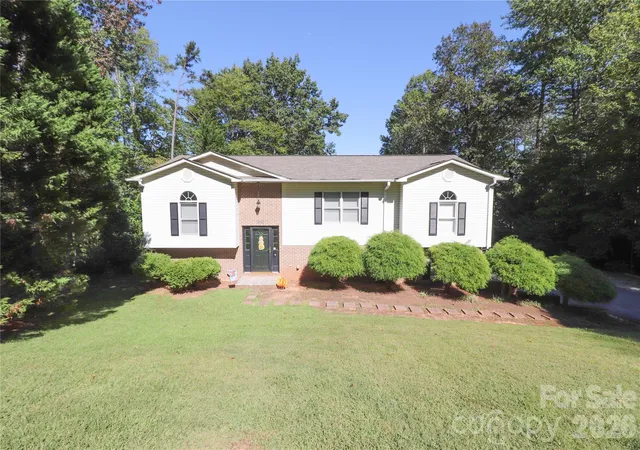 Photo 3 of Single family home for sale at 1896 Timber Tr, Morganton, NC 28655 | MLS# 4429929 | Listing updated on 2026-10-03