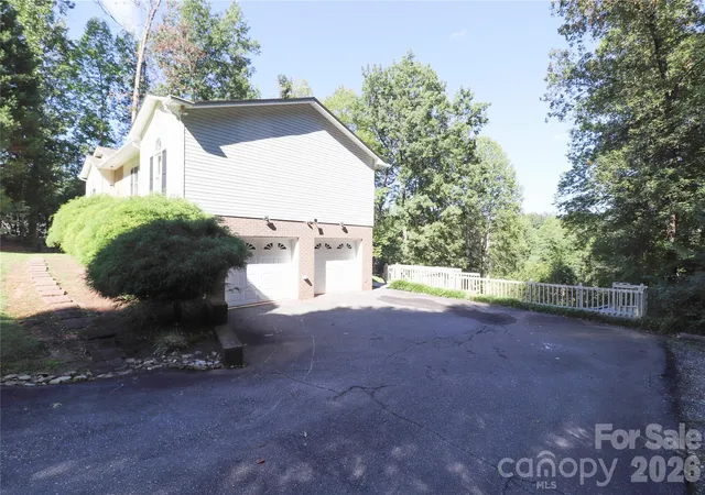 Photo 4 of Single family home for sale at 1896 Timber Tr, Morganton, NC 28655 | MLS# 4429929 | Listing updated on 2026-10-03