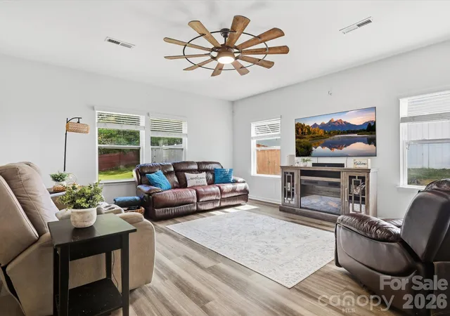 Photo 4 of Single family home for sale at 2104 Argentum Ave, Fort Mill, SC 29707 | MLS# 4429934 | Listing updated on 2026-10-08