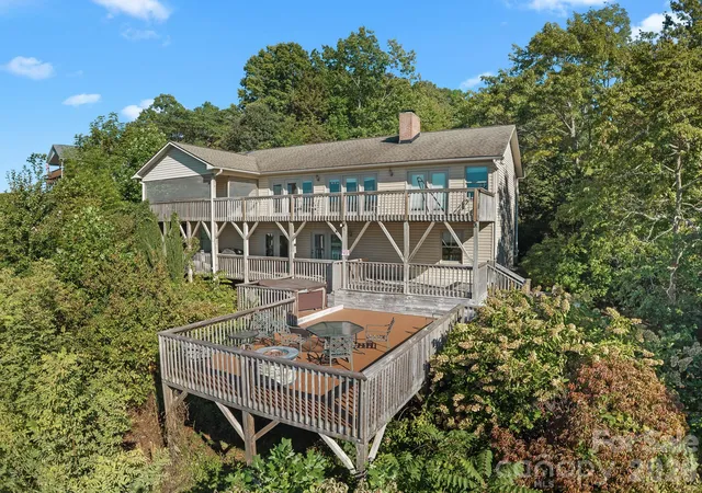 Photo 3 of Single family home for sale at 70 Moor Ln, Brevard, NC 28712 | MLS# 4429937 | Listing updated on 2026-10-07