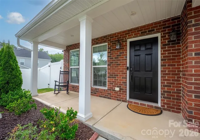 Photo 3 of Single family home for sale at 13411 Quicksilver Ln, Huntersville, NC 28078 | MLS# 4429938 | Listing updated on 2026-10-01