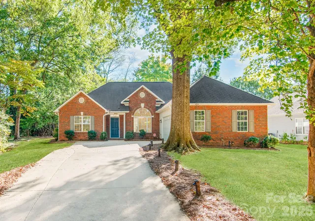 Single family home for sale at 810 Greenhill Dr, Charlotte, NC 28217 | MLS# 4429940