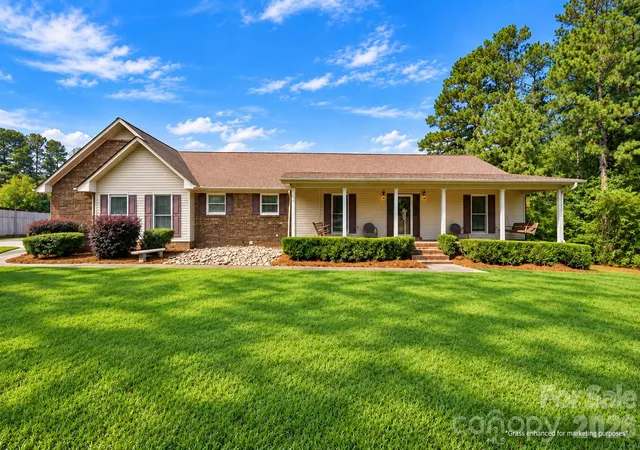 Photo 1 of Single family home for sale at 107 Camelot Ct, Kings Mountain, NC 28086 | MLS# 4429948 | Listing updated on 2026-10-06