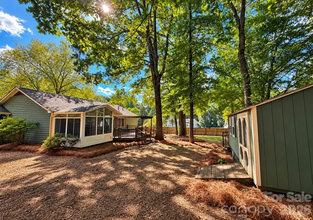Photo 3 of Single family home for sale at 101 Antelope Dr, Mount Holly, NC 28120 | MLS# 4429952 | Listing updated on 2026-10-03