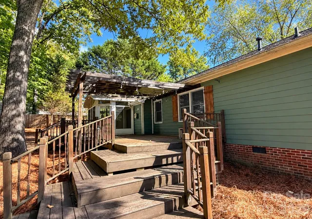 Photo 4 of Single family home for sale at 101 Antelope Dr, Mount Holly, NC 28120 | MLS# 4429952 | Listing updated on 2026-10-03