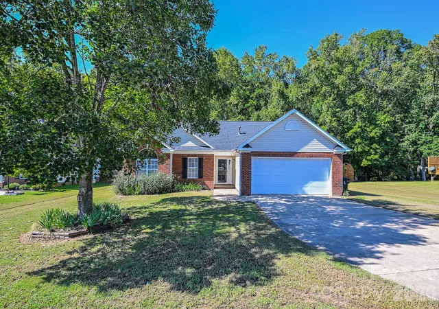 Photo 2 of Single family home for sale at 2425 River Chase Dr, Monroe, NC 28110 | MLS# 4429983 | Listing updated on 2026-10-02