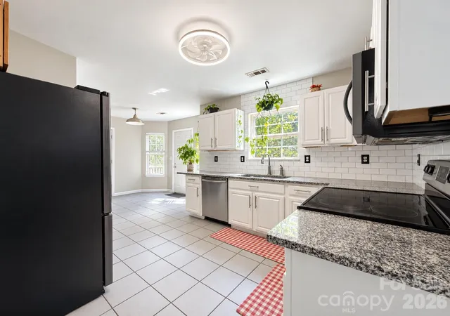 Photo 4 of Single family home for sale at 120 Copes Ct, Rock Hill, SC 29732 | MLS# 4429985 | Listing updated on 2026-10-03