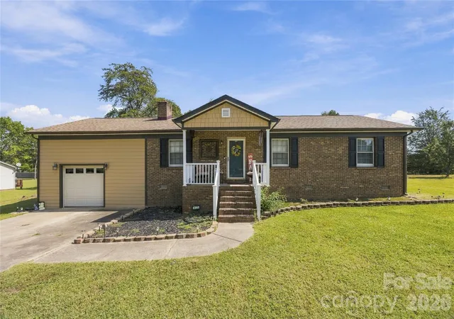 Photo 1 of Single family home for sale at 305 W Timberland Dr, Grover, NC 28073 | MLS# 4429989 | Listing updated on 2026-10-06