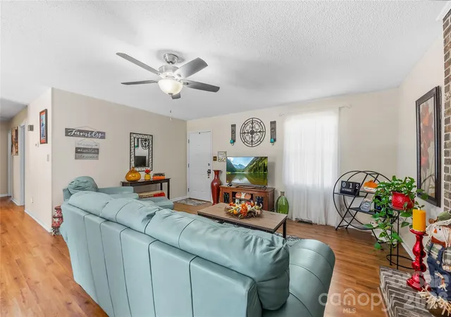 Photo 3 of Single family home for sale at 305 W Timberland Dr, Grover, NC 28073 | MLS# 4429989 | Listing updated on 2026-10-06